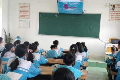 Liên đội Trường THCS Nguyễn Tất Thành tuyên truyền về phòng chống đuối nước cho các đội viên